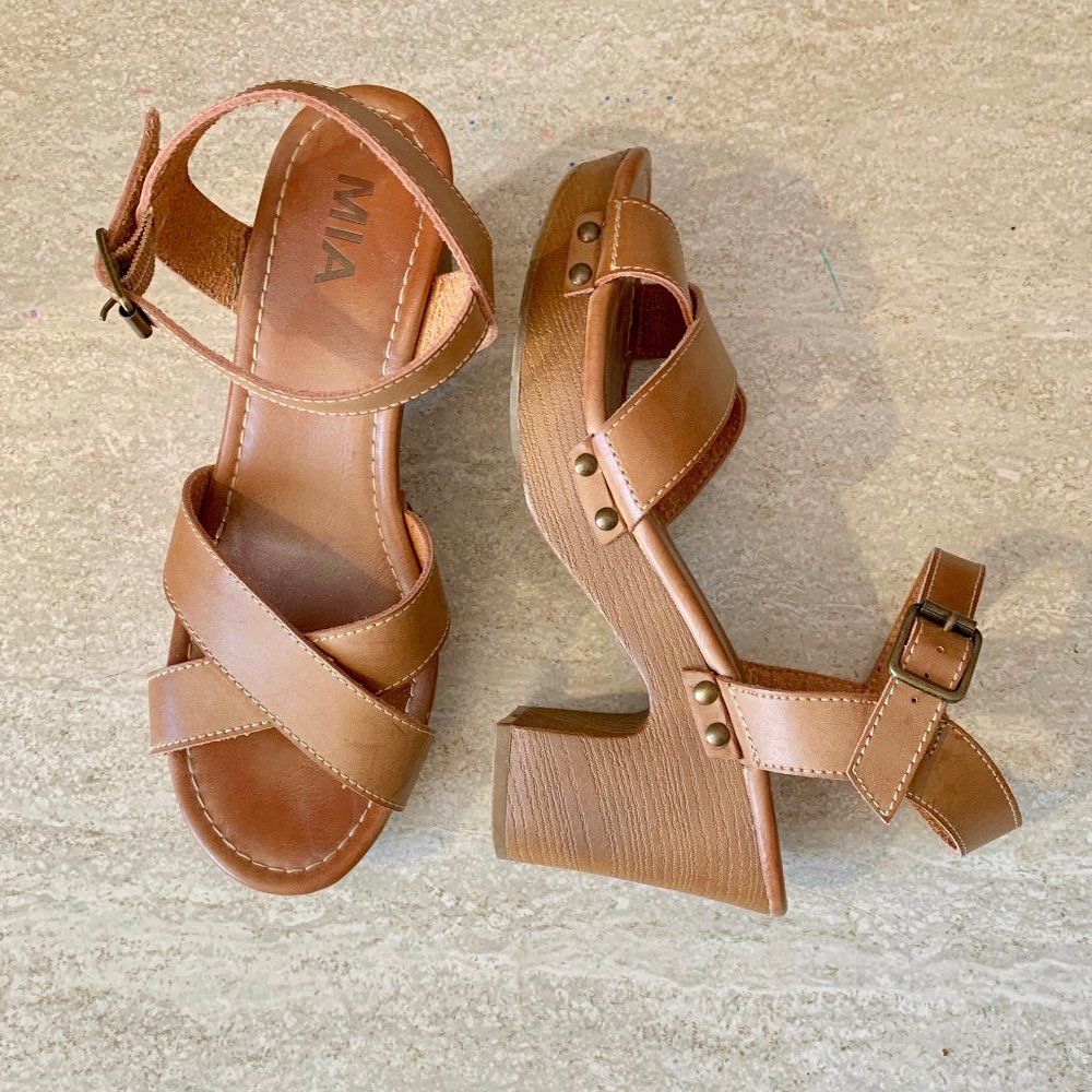 MIA Open-toe Beige Tan Platform Sandals